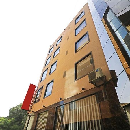 Hotel Paragon Suites Нью-Дели Экстерьер фото